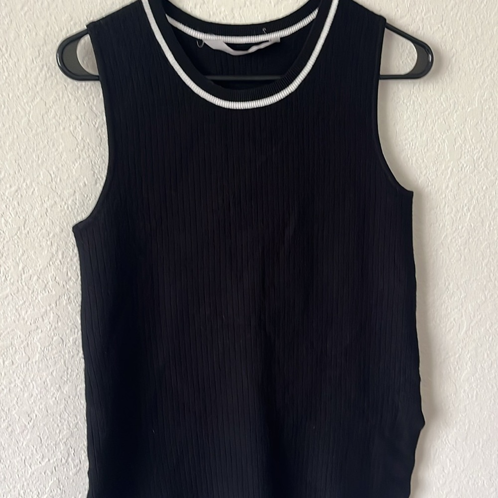 ATHLETA ON THE TOWN TUNIC TOP SEMI-FITTED LIGHTWEIGHT BLACK  size S